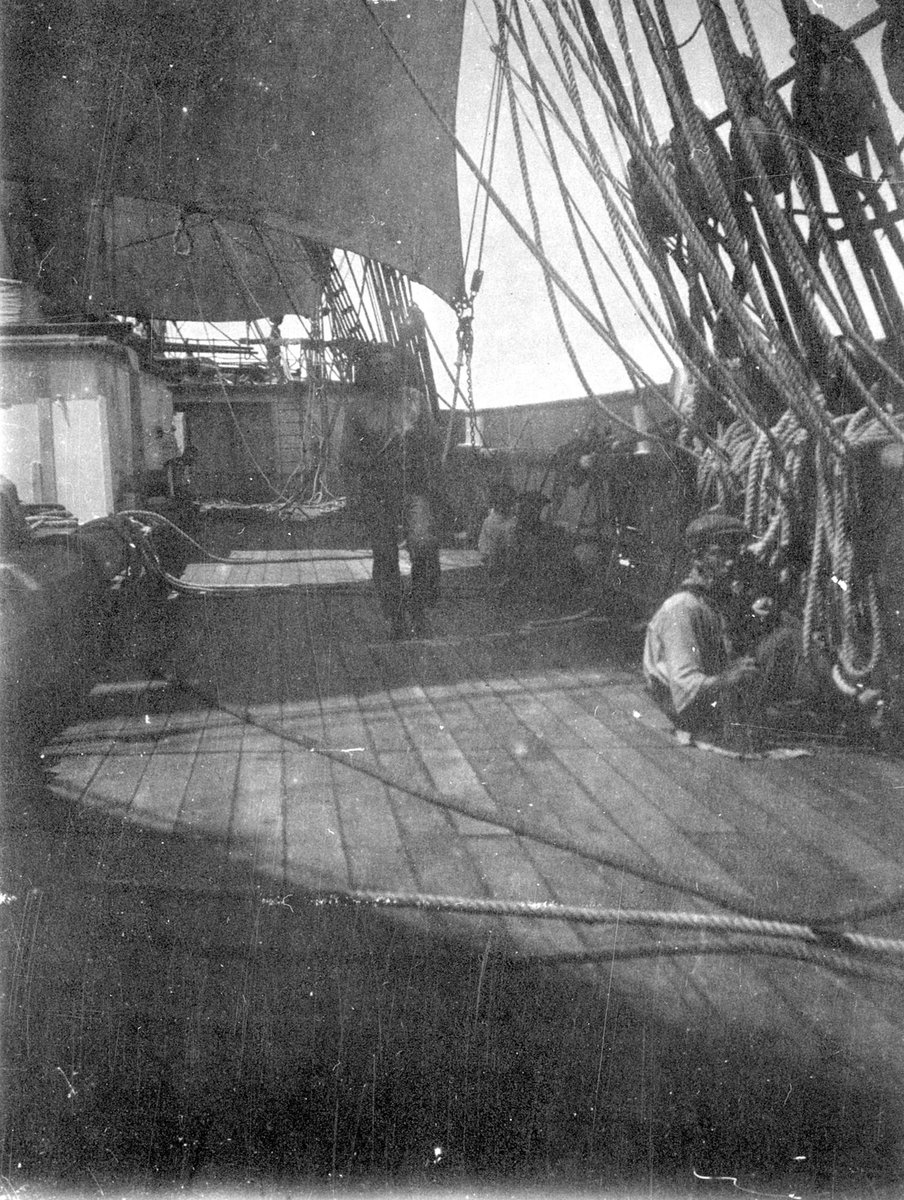 PAINTING BULWARKS AT SEA. SHIP WINDSOR PARK (1885–1946)