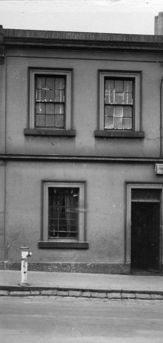 Fitzroy. An apartment house (c. 1935)