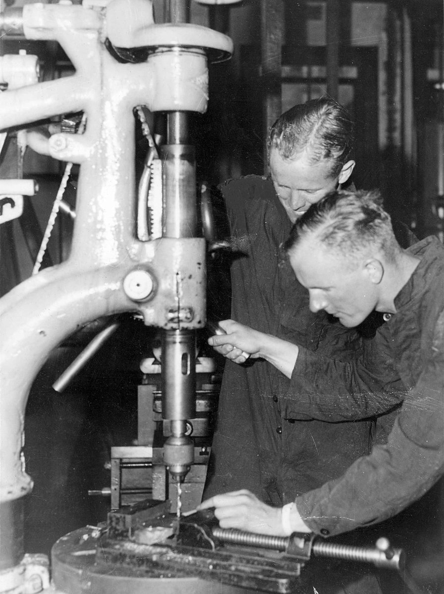 Royal Australian Air Force trainees at Melbourne Technical College (c. 1940)