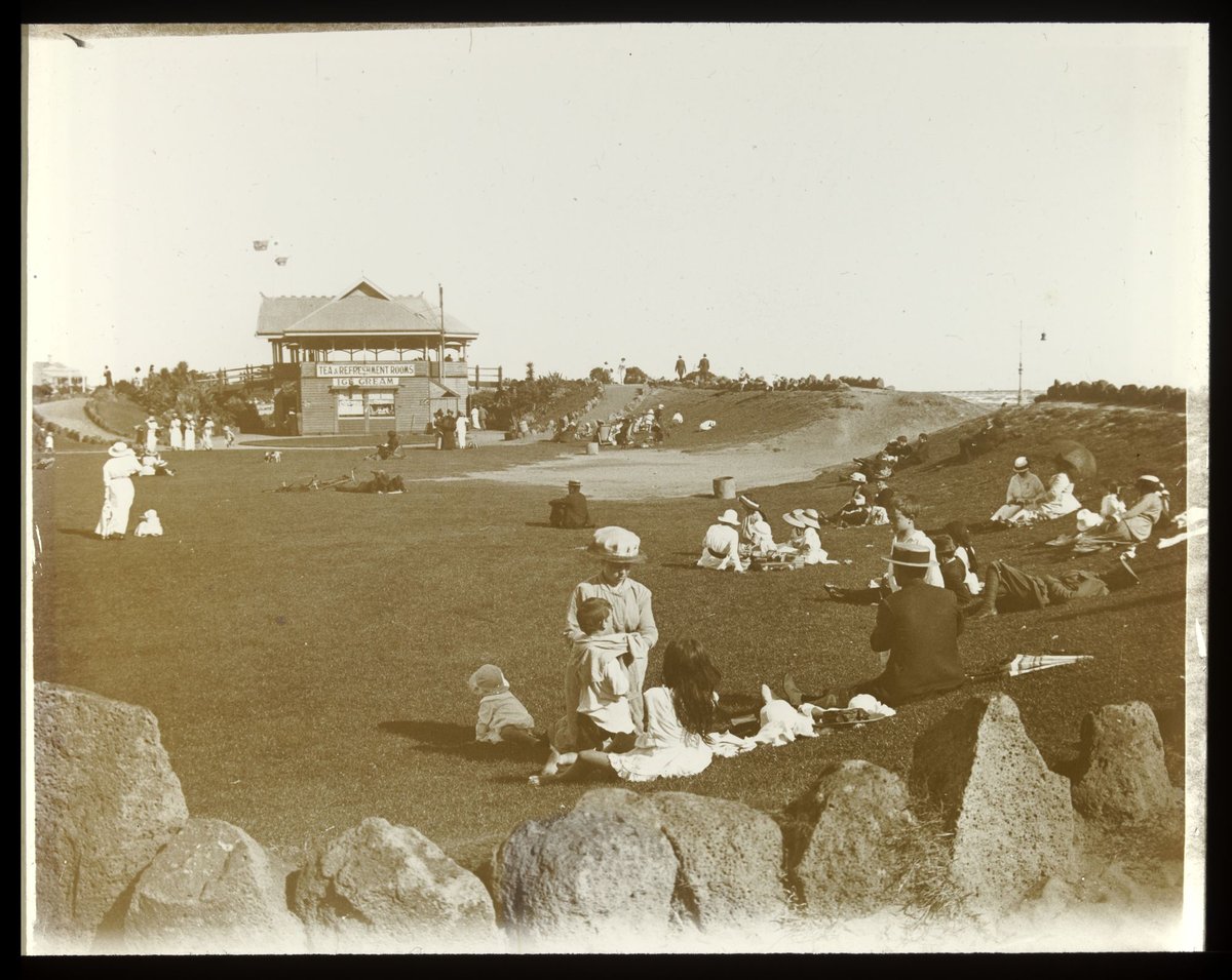 Refreshment Kiosk on St. Kilda foreshore with families, St Kilda (1875–1938)