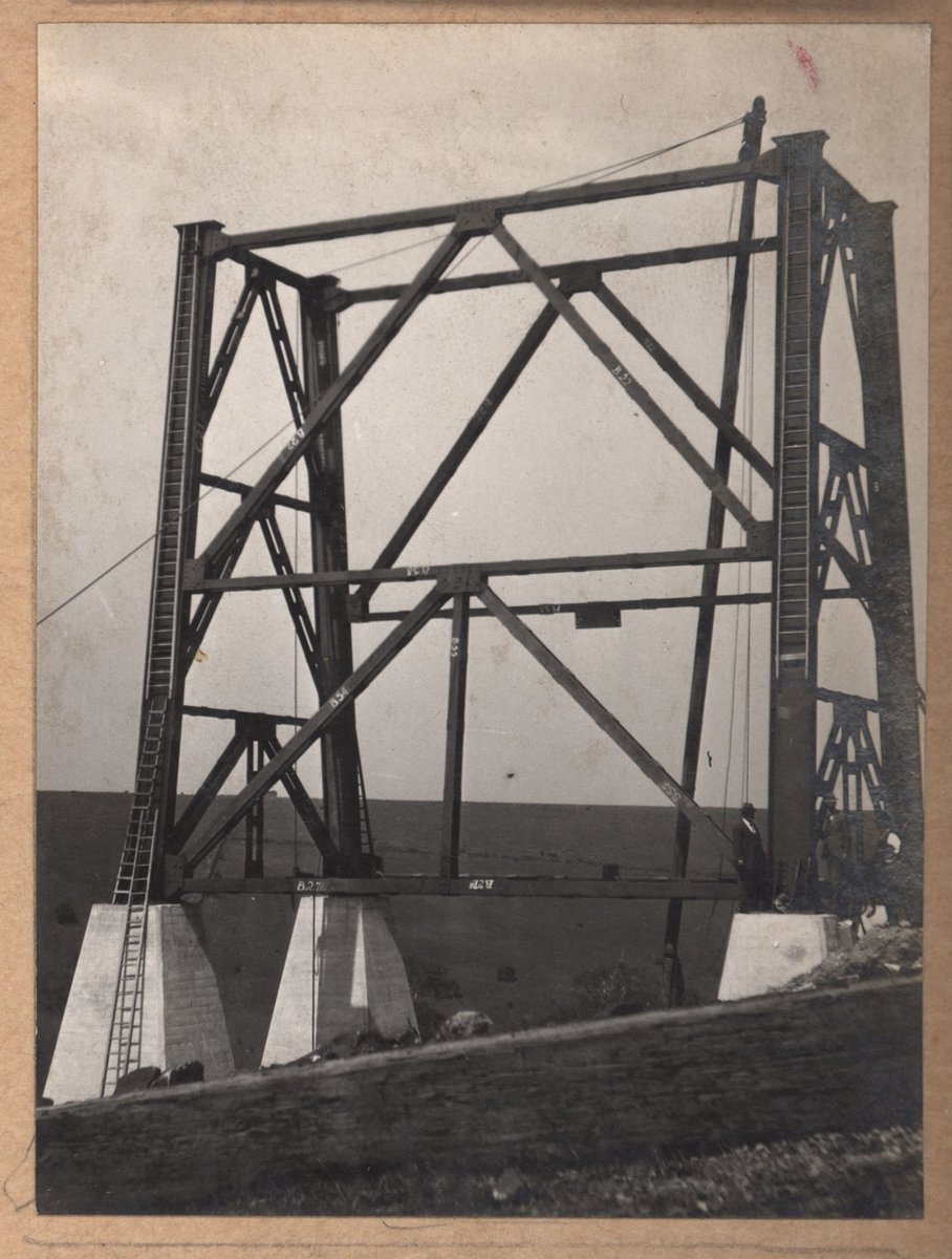Albion to Broadmeadows - viaduct at Maribyrnong River - erection of steelwork (1928)