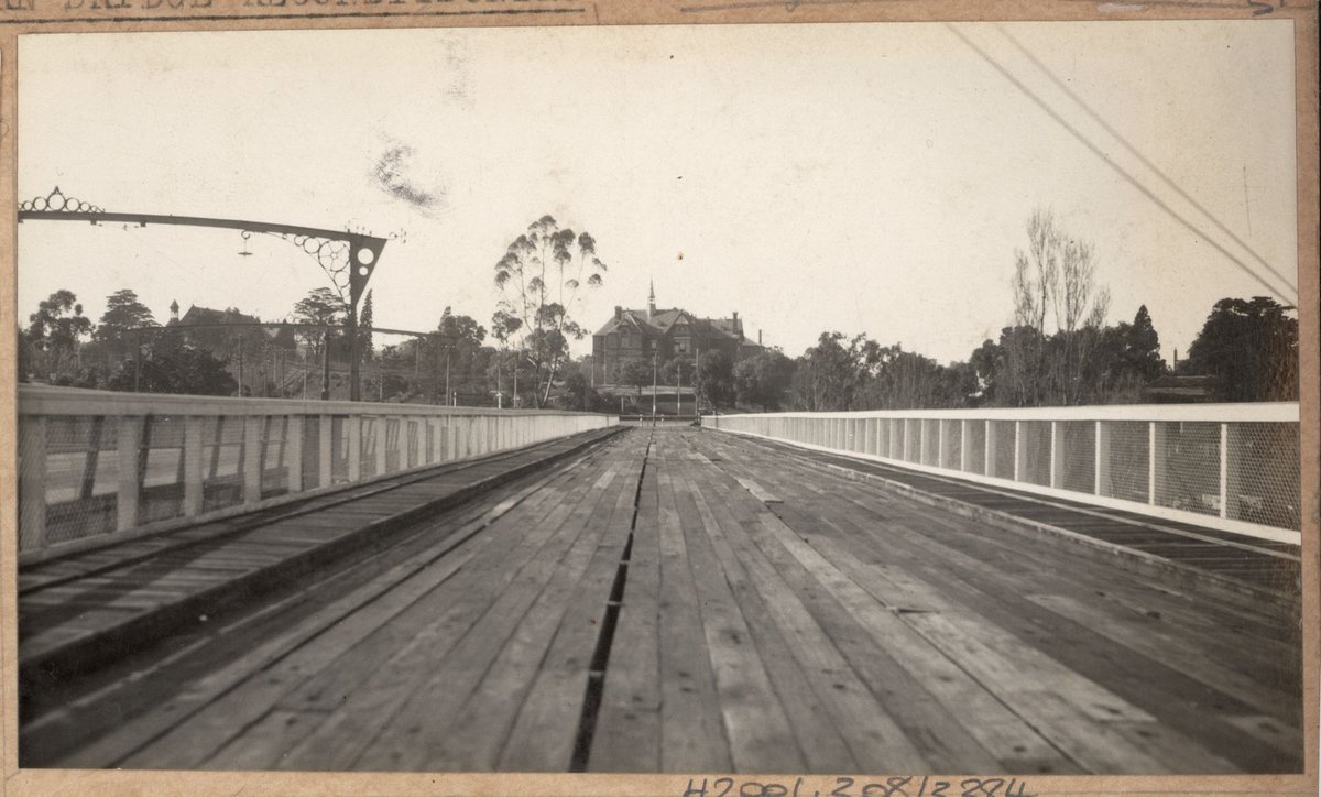 Hawthorn bridge reconditioning (1930)