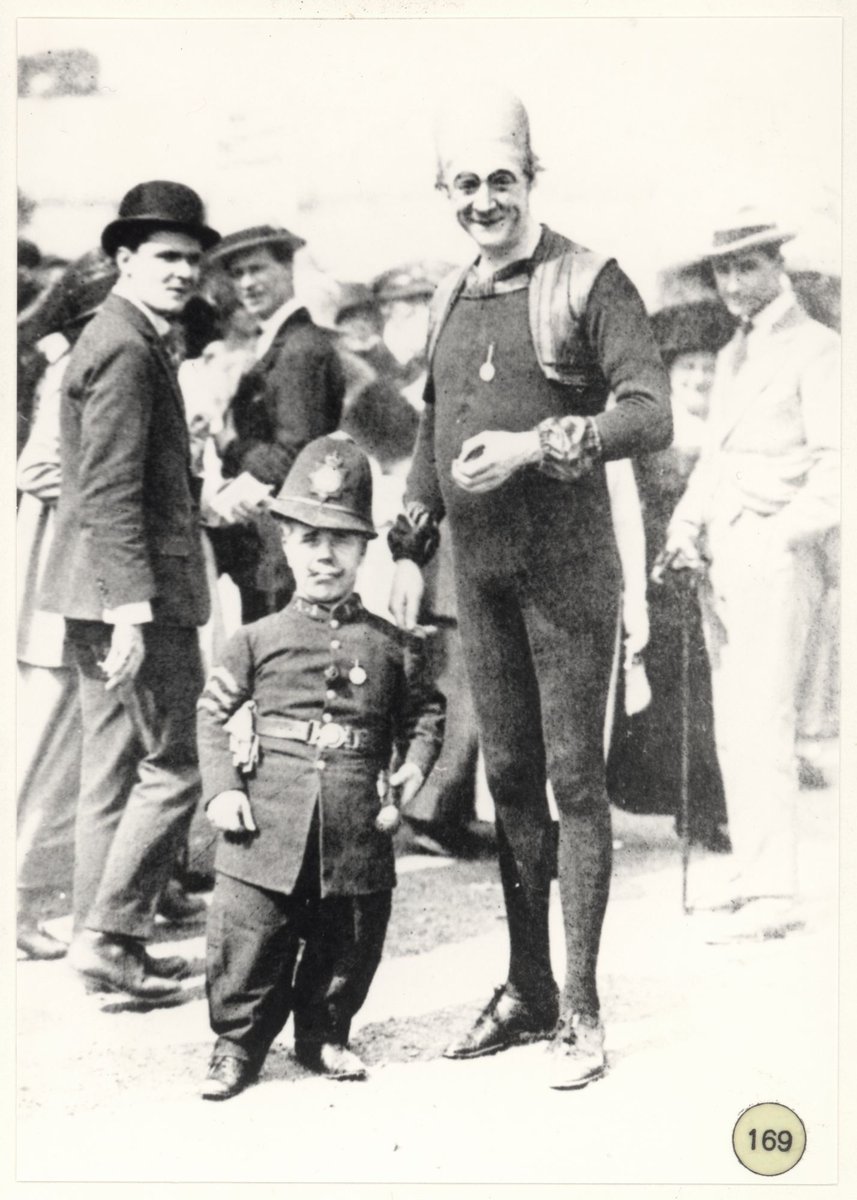 Carlton (Arthur Phelps) with another performer (1930–93)