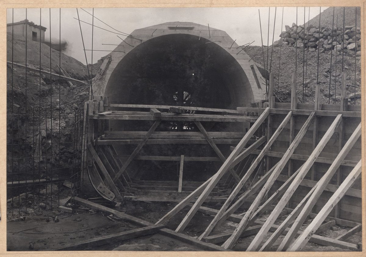 Albion to Broadmeadows - culvert at 4M 42C - Spring Gully (1927–28)