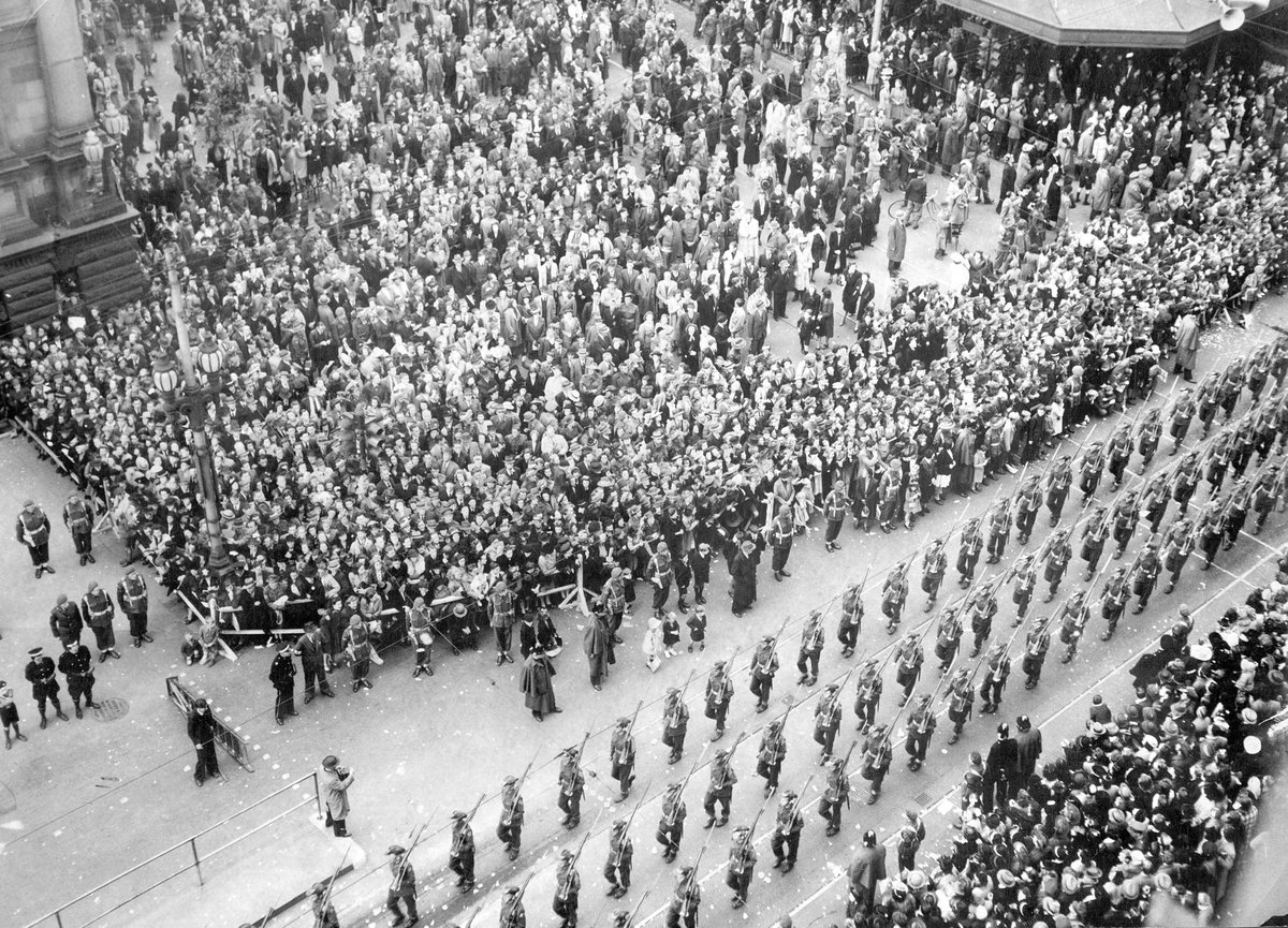 Army procession through Melbourne streets, 1944, Melbourne City