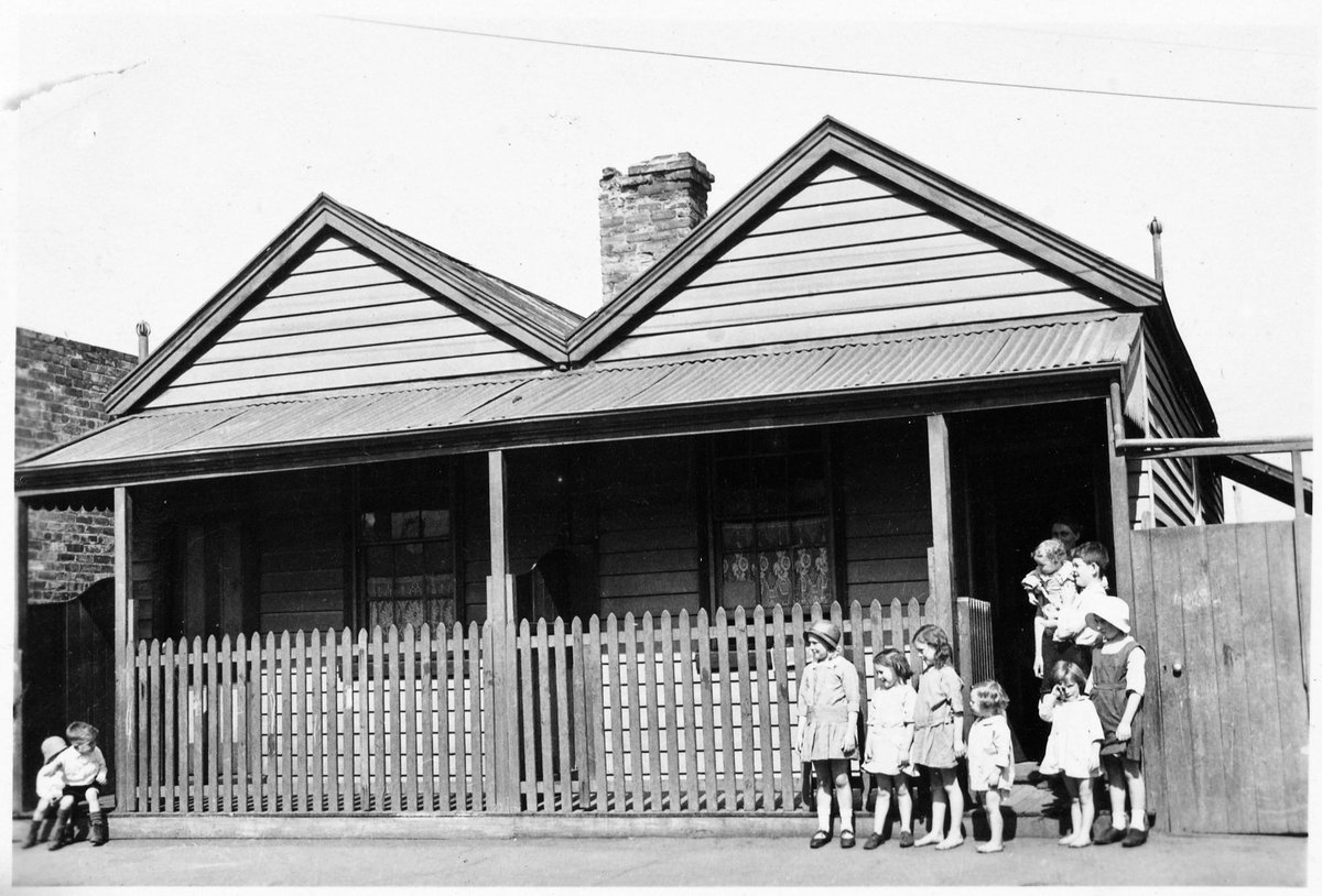 Collingwood. No. 12 Hood Street (c. 1935)