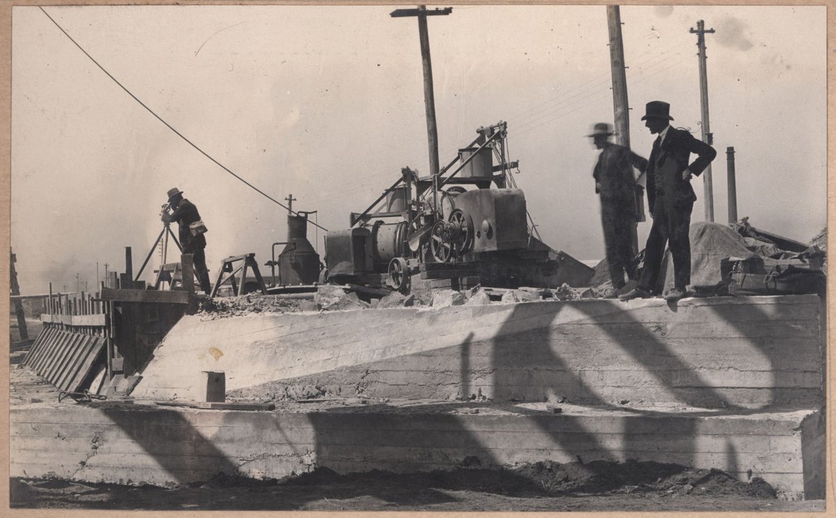 South Kensington to West Footscray. Bridge over Maribyrnong River : substructure (1926)