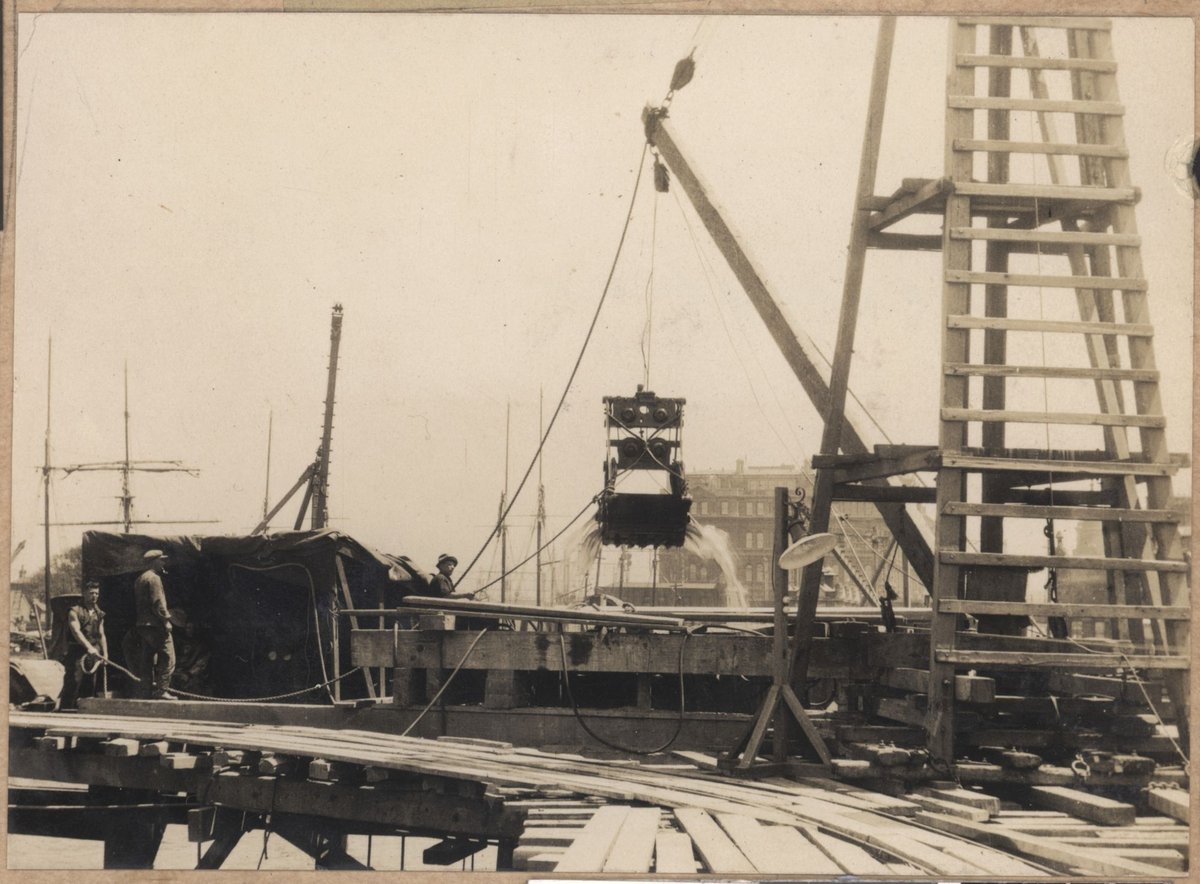 Spencer Street bridge - south pier, Melbourne City (1928)