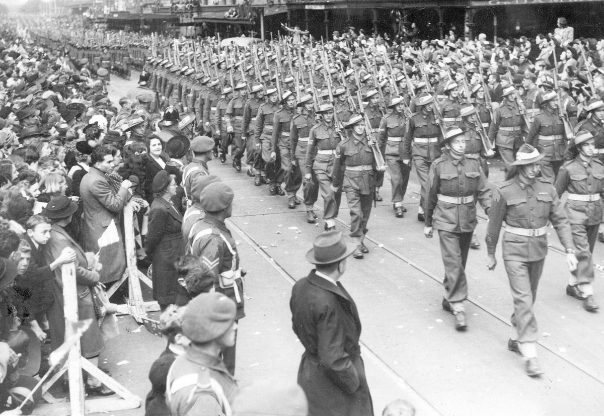 Army procession through Melbourne streets, 1944, Melbourne City