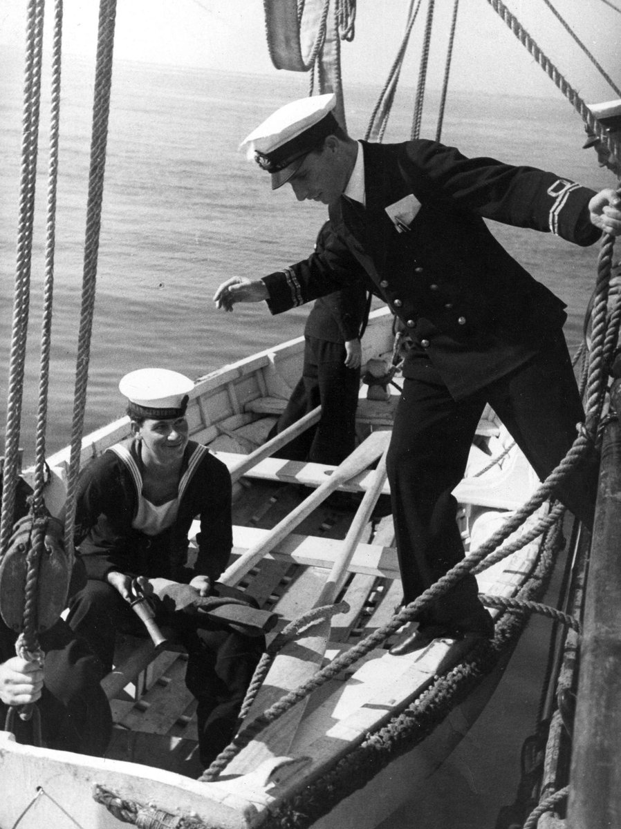 Sequence of events with the Port Phillip Examination Service as they check ships coming into Port Phillip Bay (1937–43)