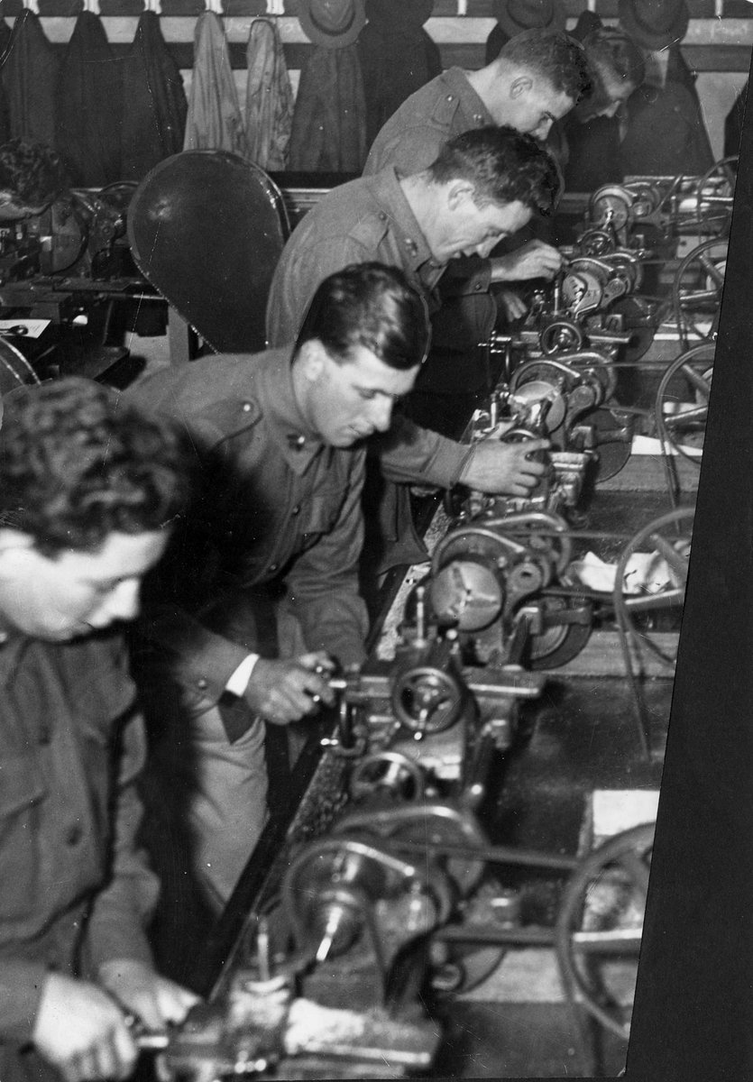 2nd A.I.F. attend classes at Melb. [i.e. Melbourne] Technical School - Fitting & Turning (c. 1939)