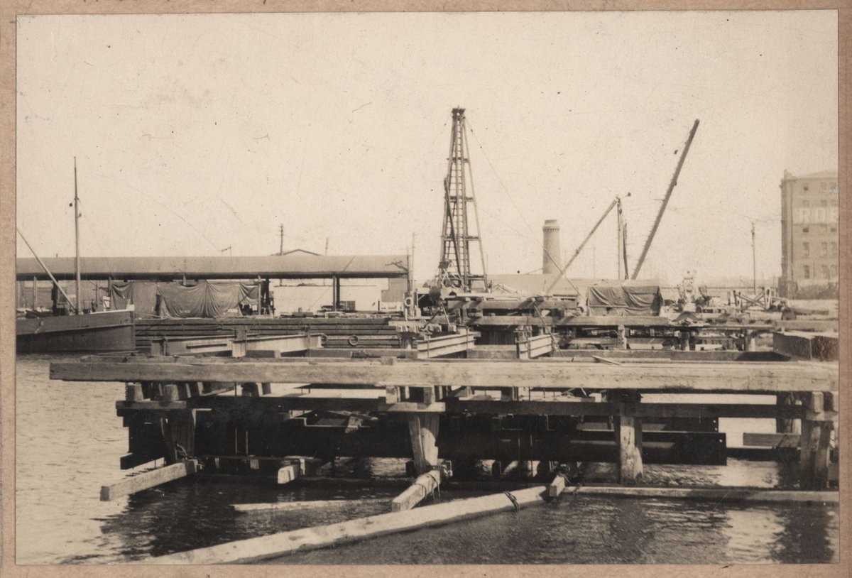 Spencer Street bridge - north pier, Melbourne City (1928)