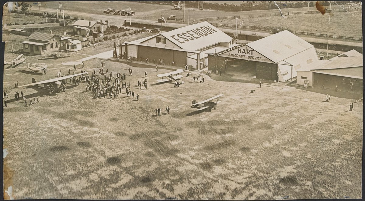 Early view Essendon Airport, Essendon North (1920–40)