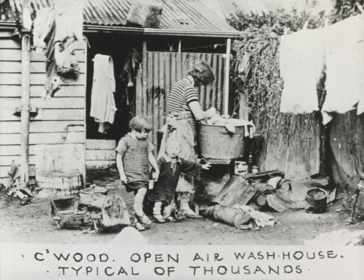 C'wood [i.e. Collingwood] open air wash-house (c. 1935)