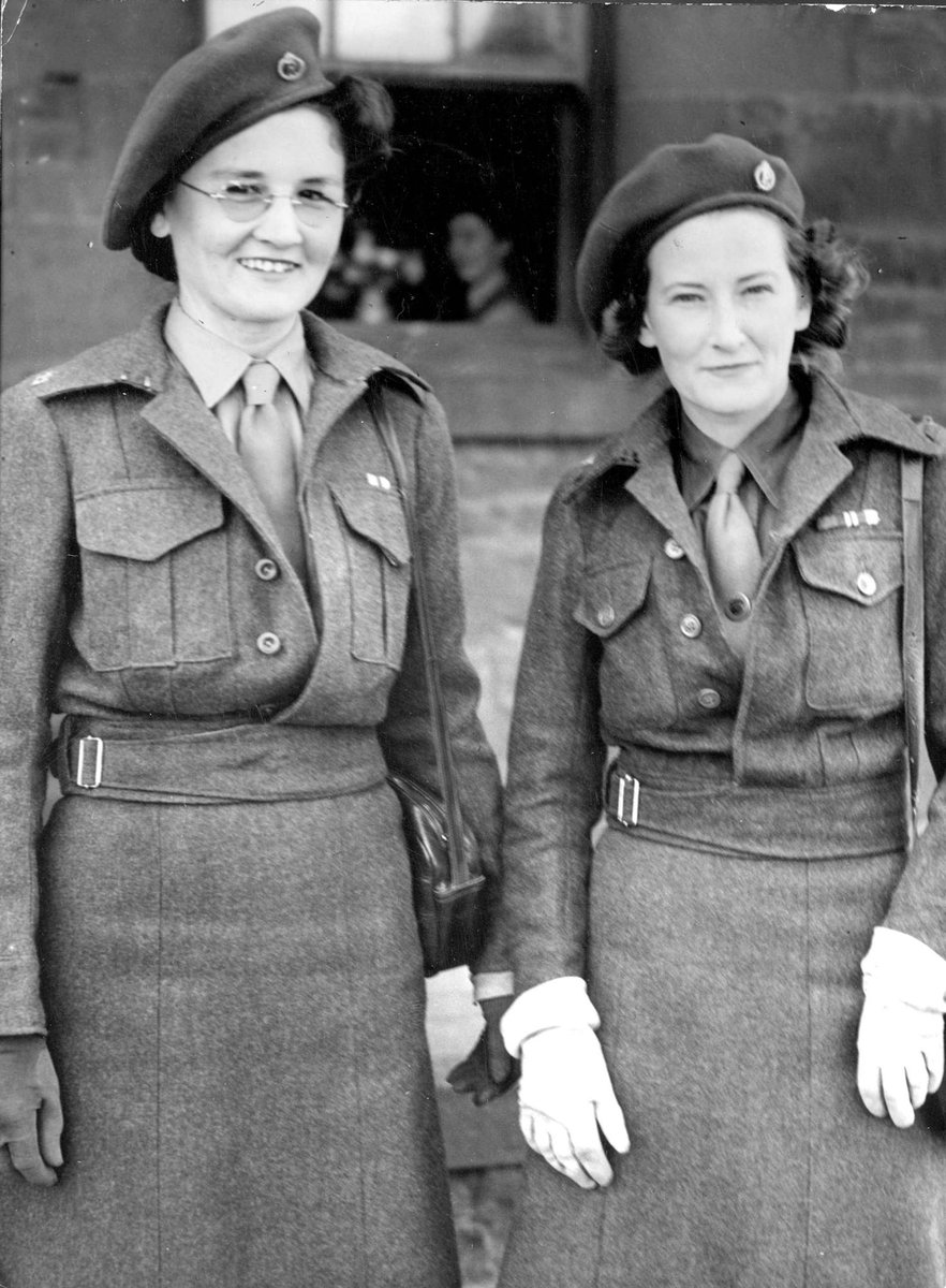 Sisters in the Queen Alexandra's Imperial Military Nursing Service on leave in Melbourne (c. 1945)