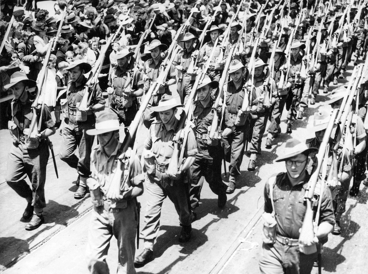 17th Brigade marching through Melbourne, St Kilda (c. 1943)