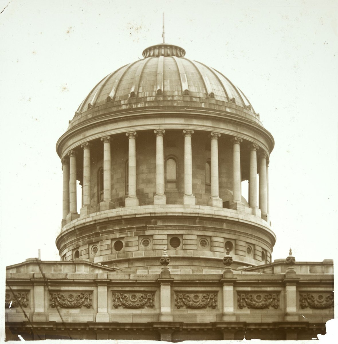 Dome of Supreme Court Building, Melbourne, Melbourne City (1880–1938)