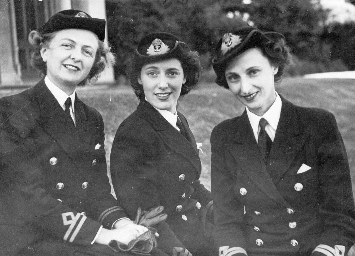 British Wrens on duty in Melbourne (c. 1944)
