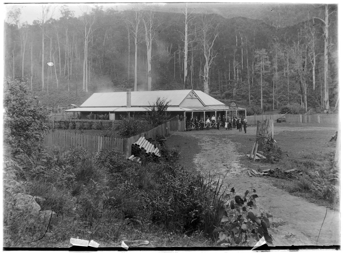 Upper Yarra Hotel, Templestowe (1900?)