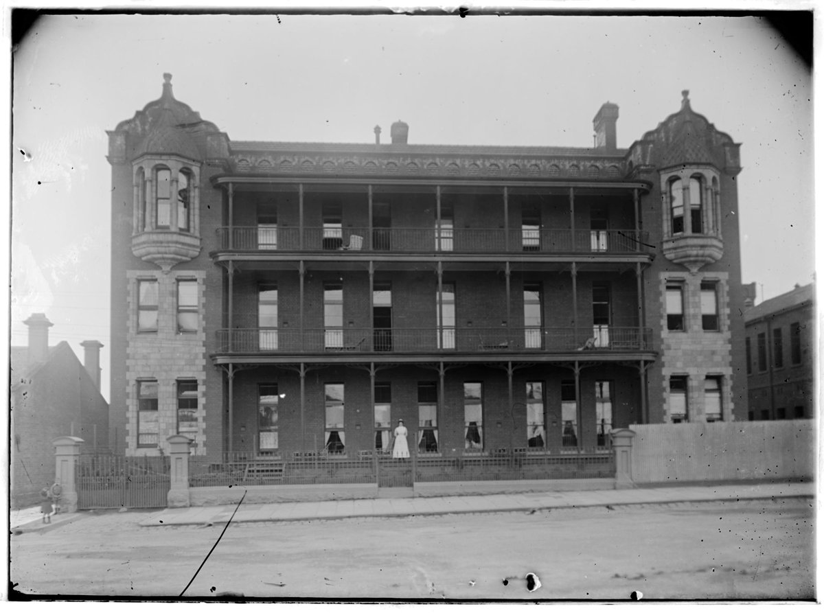John Robertson Nursing Home, Rathdowne Street, Carlton (1890–1900)