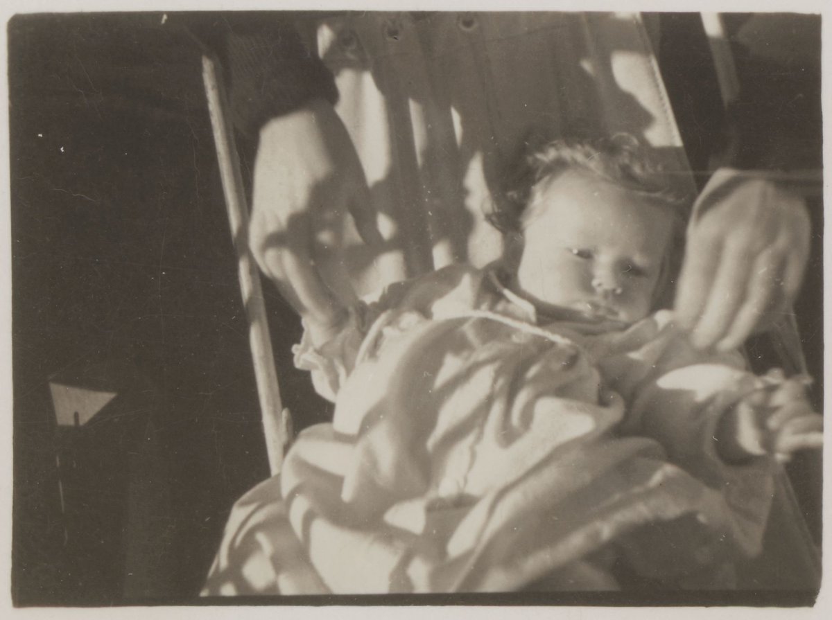 Sweeney 4 1/2 months balcony St. Kilda, St Kilda (1945–46)