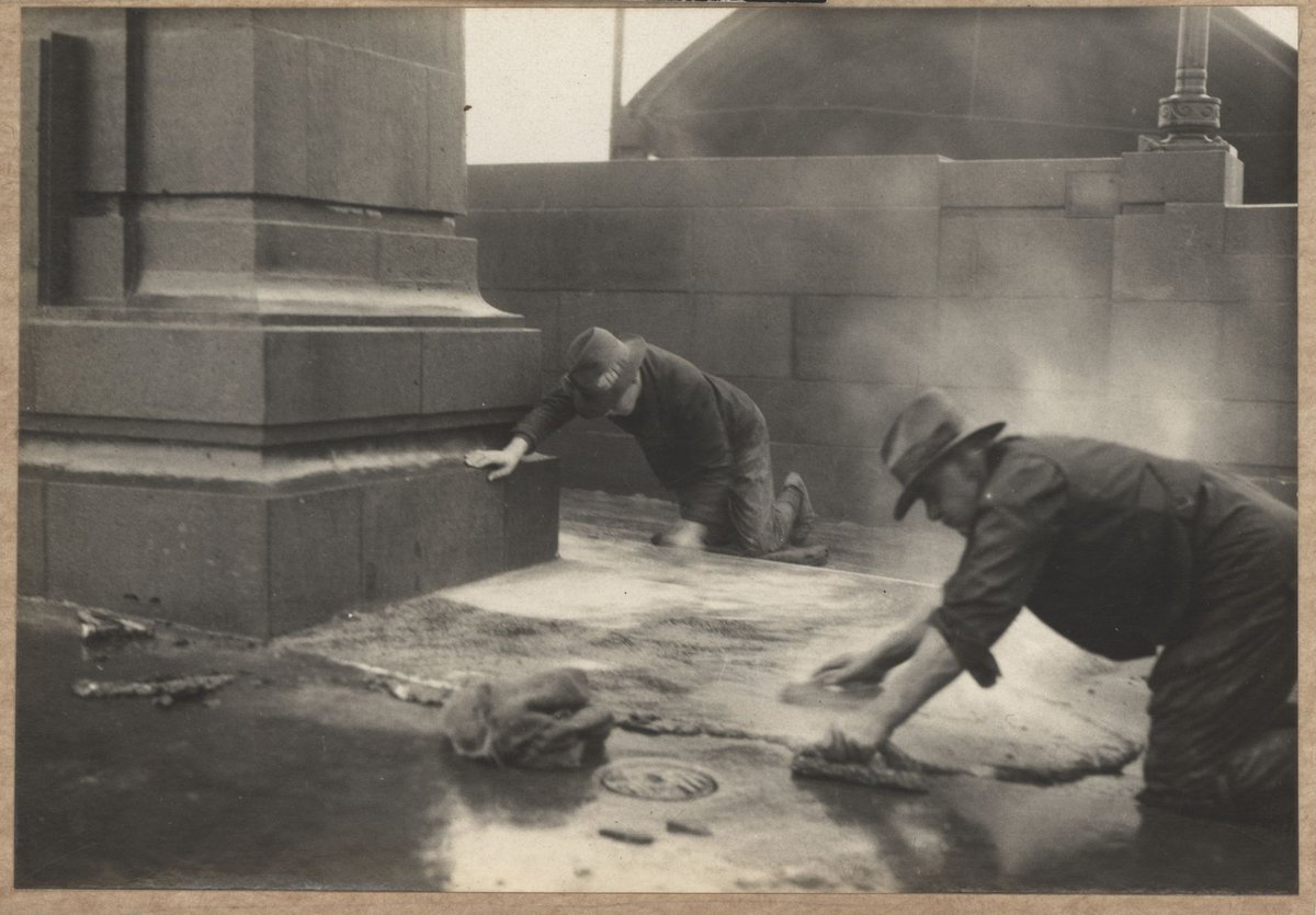 Spencer Street bridge. Neuchatel paving, Melbourne City (1930)