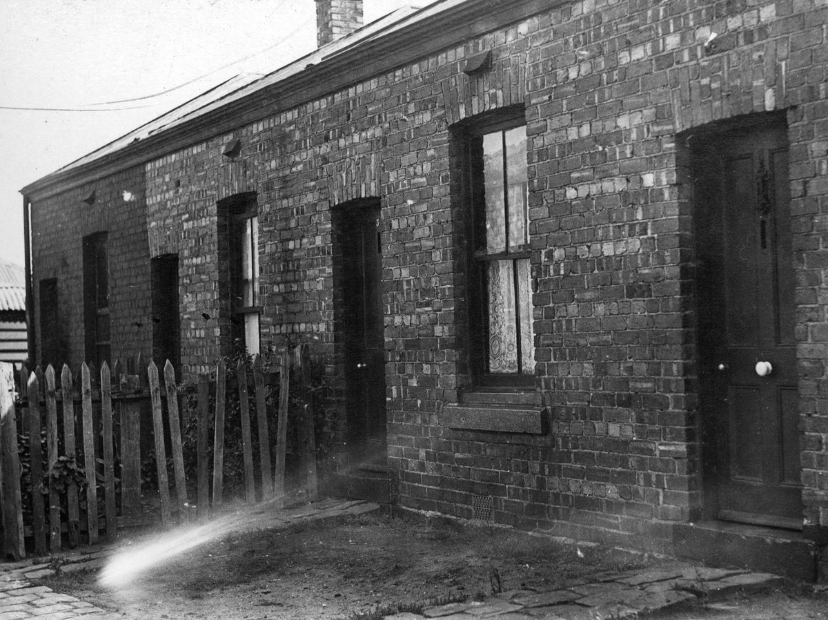 North Melbourne. Row of four houses (c. 1935)