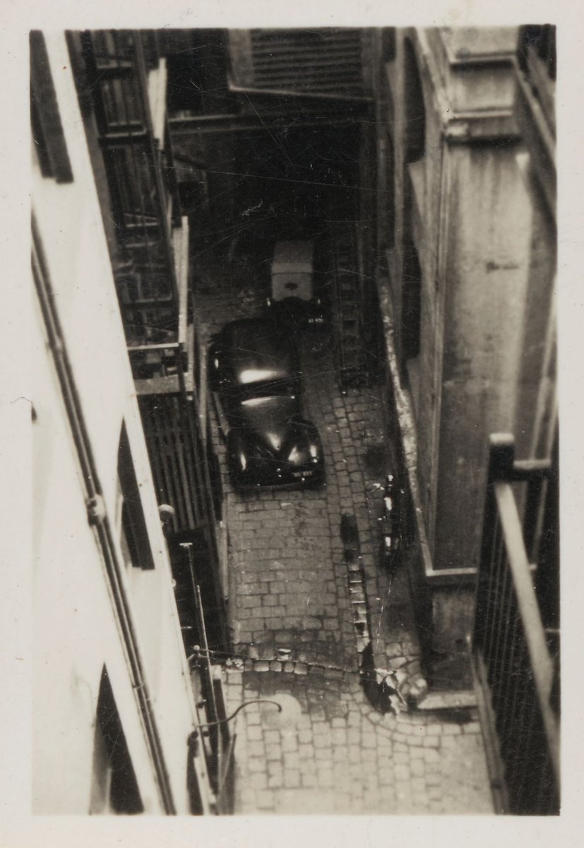 Elevated view of city laneway, Melbourne (1939–45)