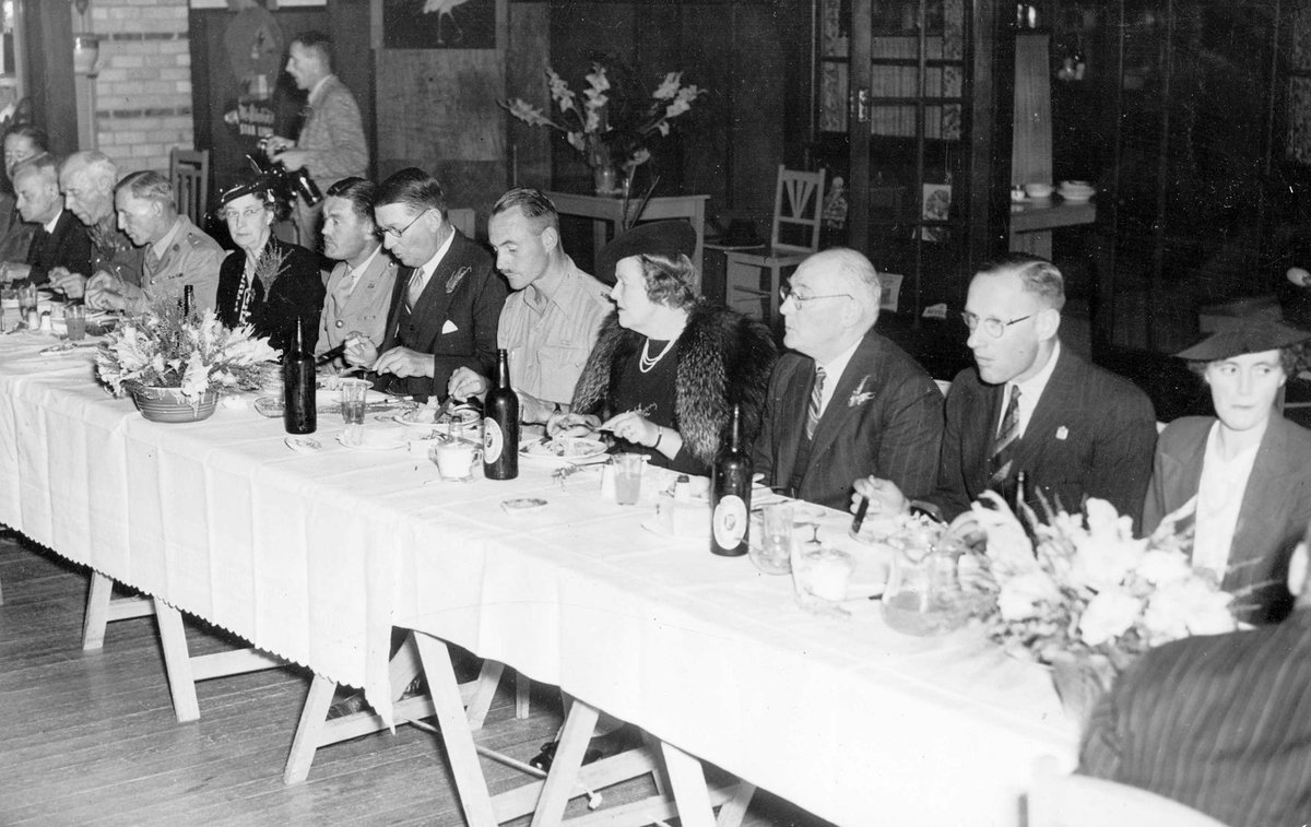 Visit to the Dandenong Ranges by soldiers from British regiments stationed in Melbourne, hosted by Lord Mayor of Melbourne, Cr. Nettlefold (1941–47)
