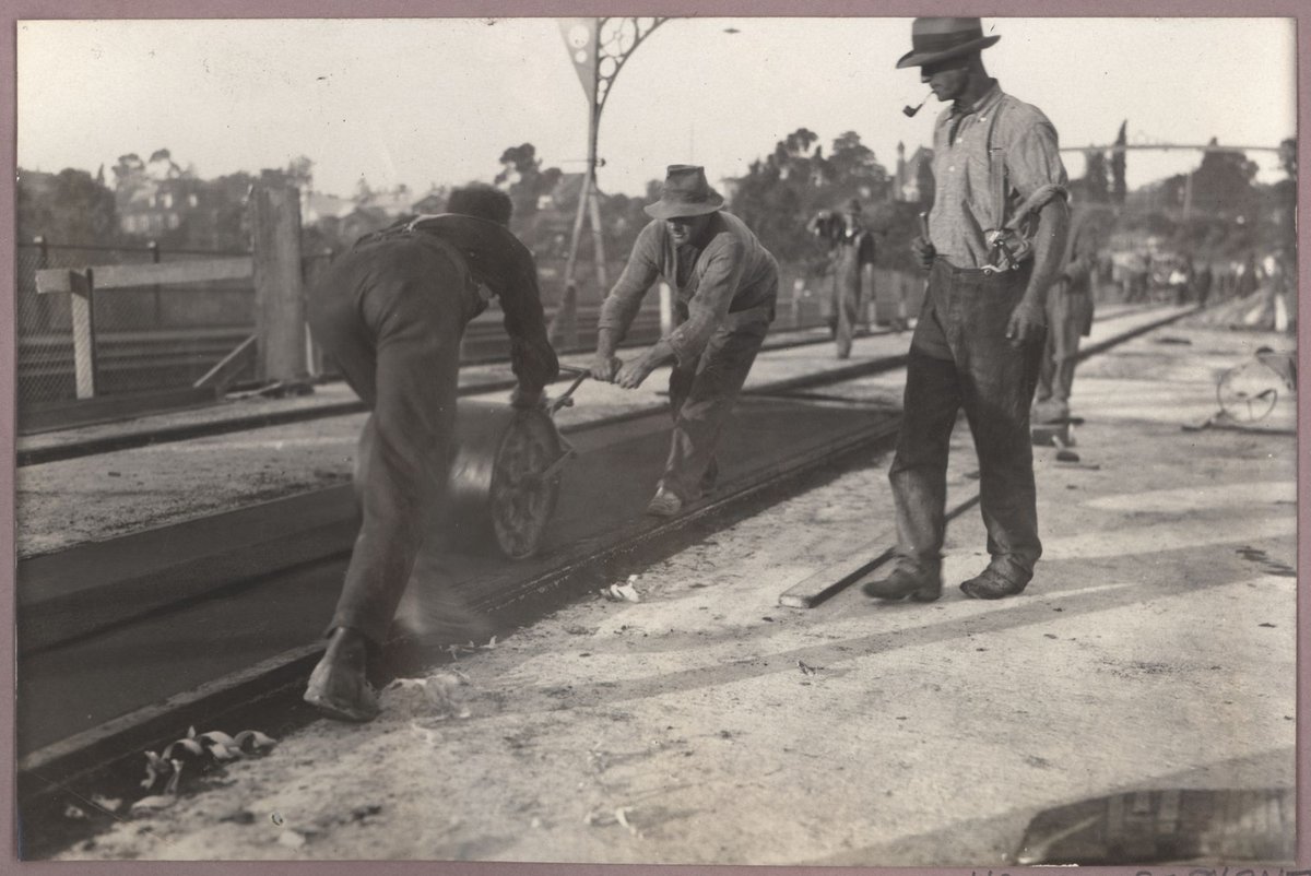 Reconditioning Hawthorn bridge - deck (1930)