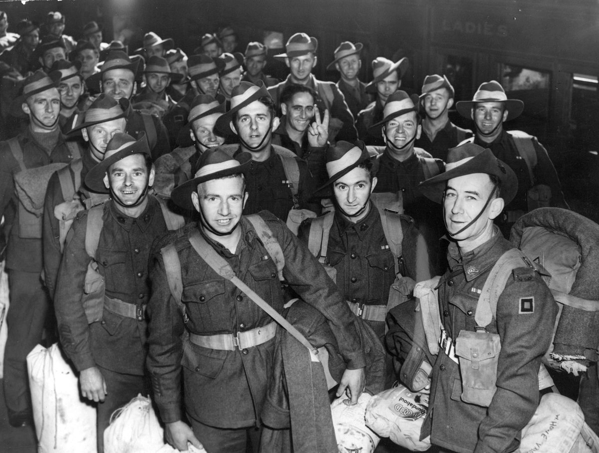 Returned P.O.W.'s at Spencer St, Melbourne City (c. 1945)