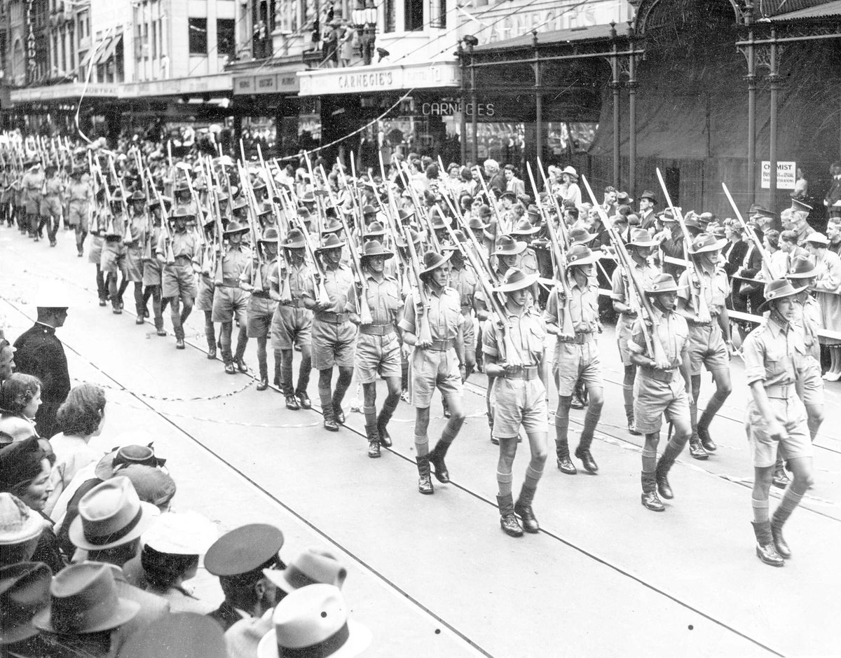 Australian soldiers marching through Melbourne streets, Melbourne City (1940–45)