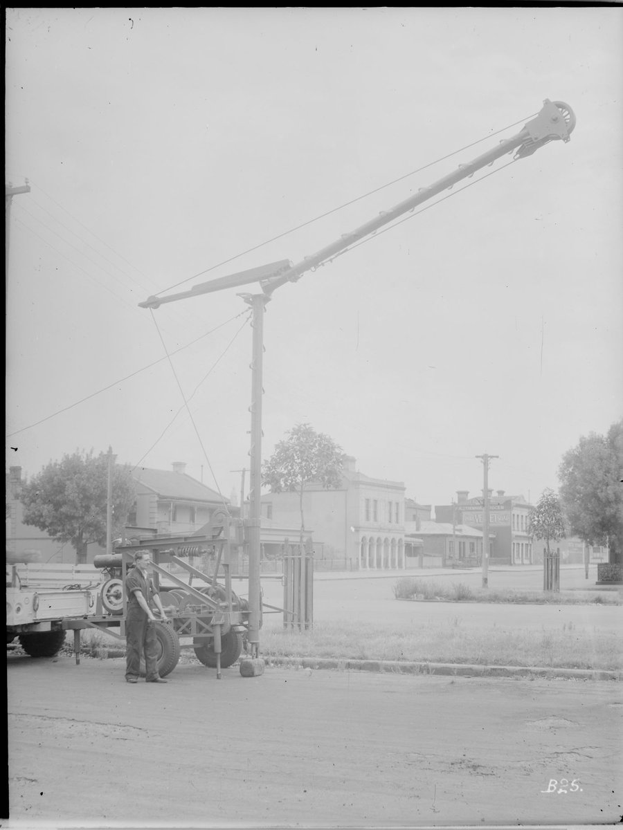 Machinery in Moray Street, South Melbourne (c. 1935)