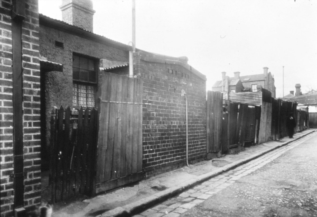 Melbourne lane (c. 1935)