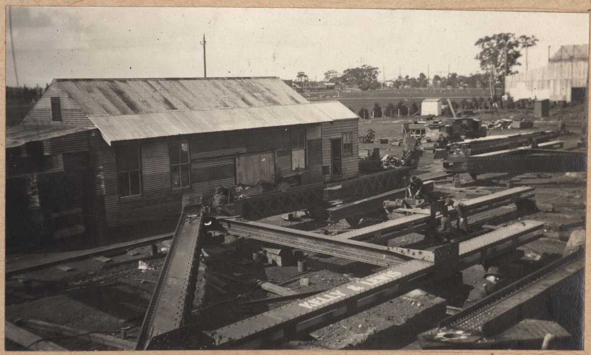 South Kensington to West Footscray, Bridge over Maribyrnong River : 175 ft. truss span (1927)