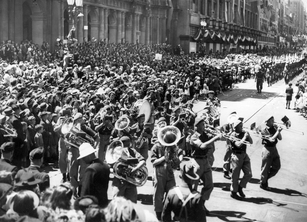 17th Brigade marching through Melbourne, Melbourne City (c. 1943)
