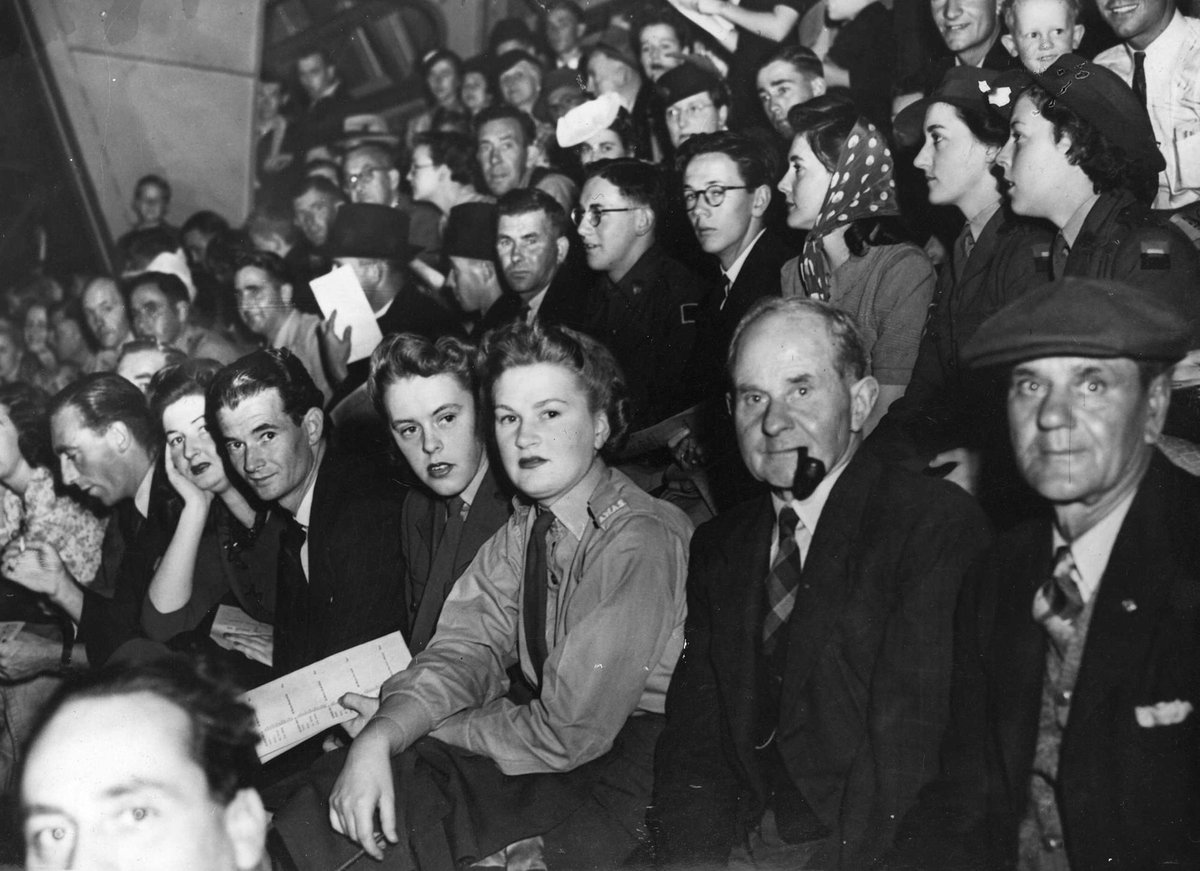 America V [i.e. versus] Australia Services National Swimming Carnival Richmond Baths Spectators (1939–45)