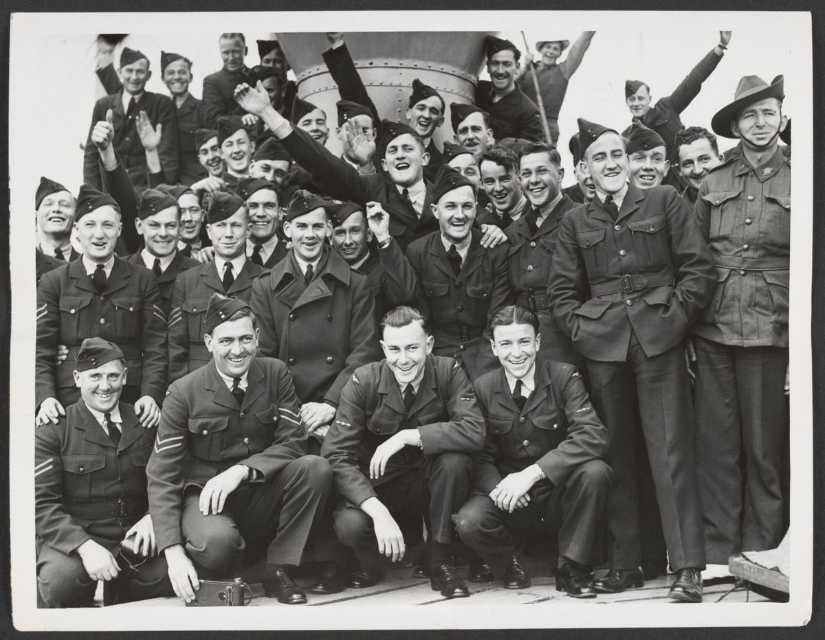 EMBARKATION OF TROOPS FROM PORT MELBOURNE (1945?)