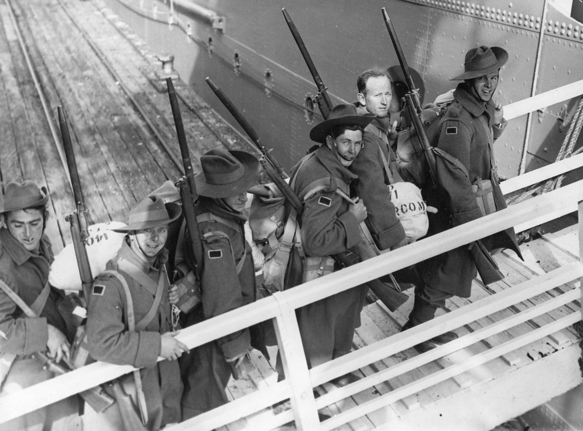 A.I.F. men of the 2nd contingent on the gangplank to their troopship in Port Melbourne (1937–43)