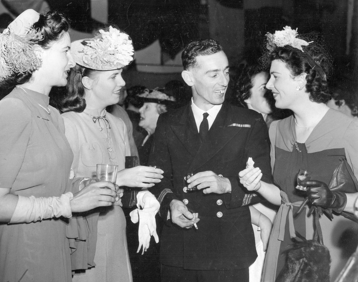 Visit by British aircraft carrier H.M.S. Glory to Melbourne, 1946