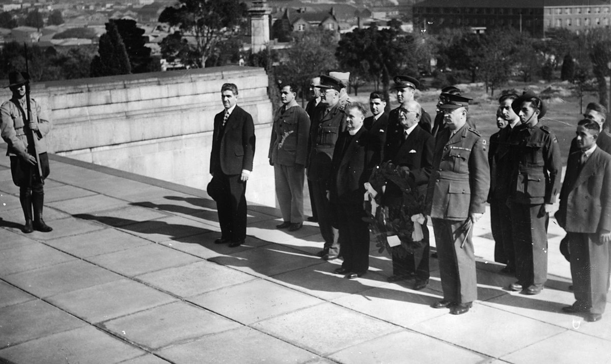 Greek community lay wreath at Shrine, [Melbourne, during World War II] (c. 1943)