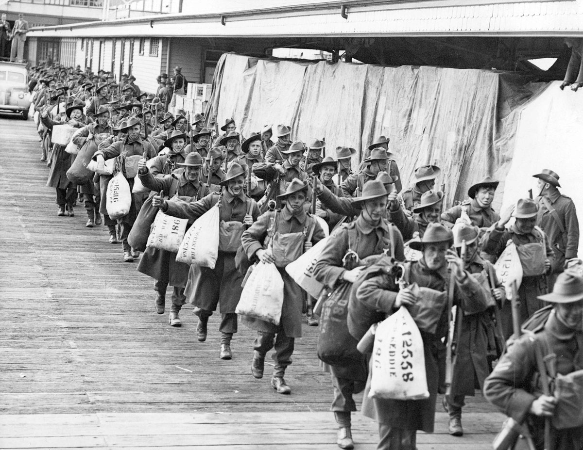 Movement of troops in Melbourne during World War II, Port Melbourne (1940–43)