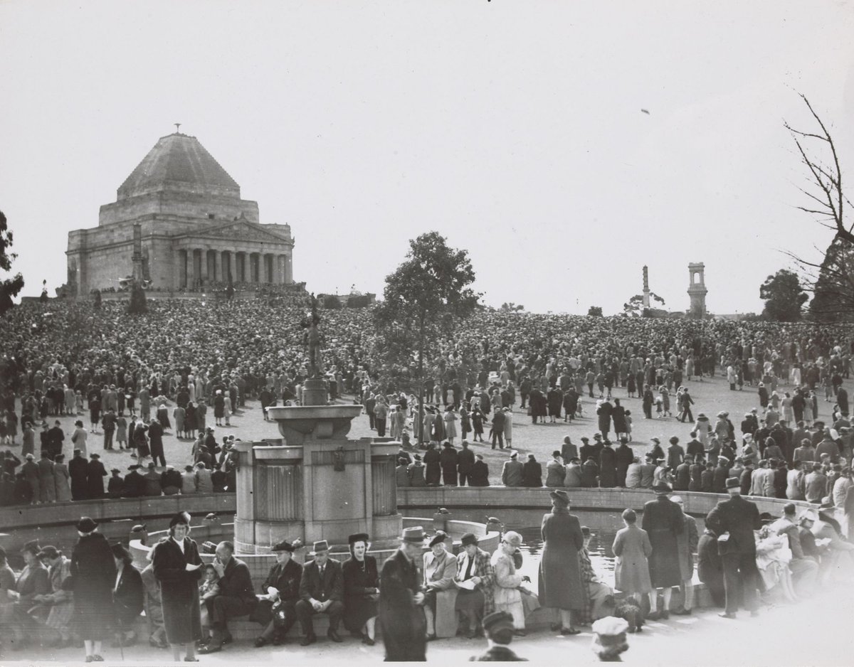Victory celebrations in Melbourne, Melbourne City (c. 1945)