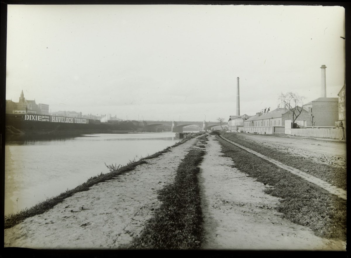 River Yarra & Princes Bridge, looking East, Melbourne City (1875–1938)
