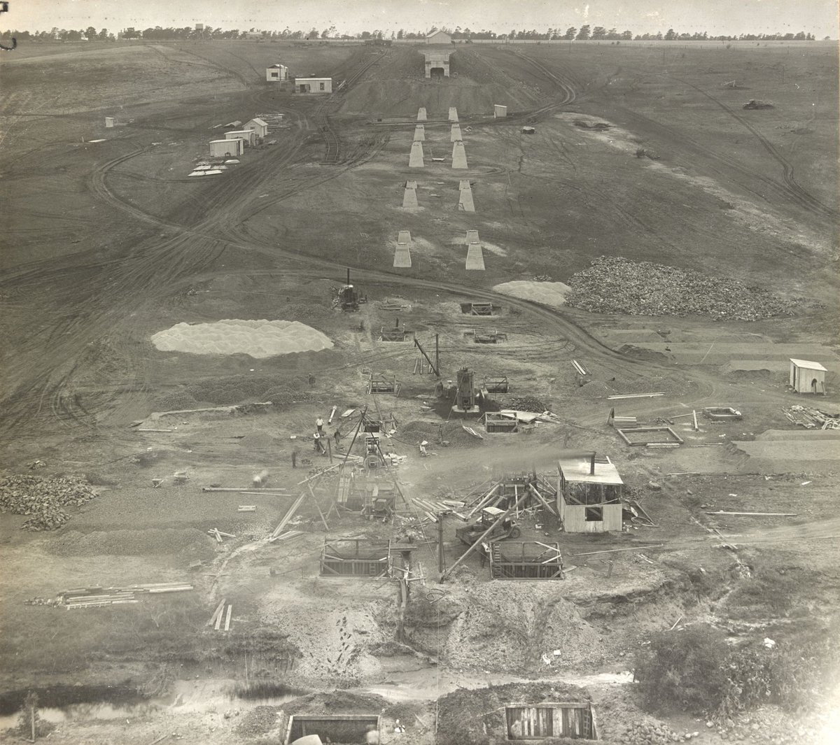 Albion to Broadmeadows - general view of Moonee Ponds Creek viaduct (1927–28)