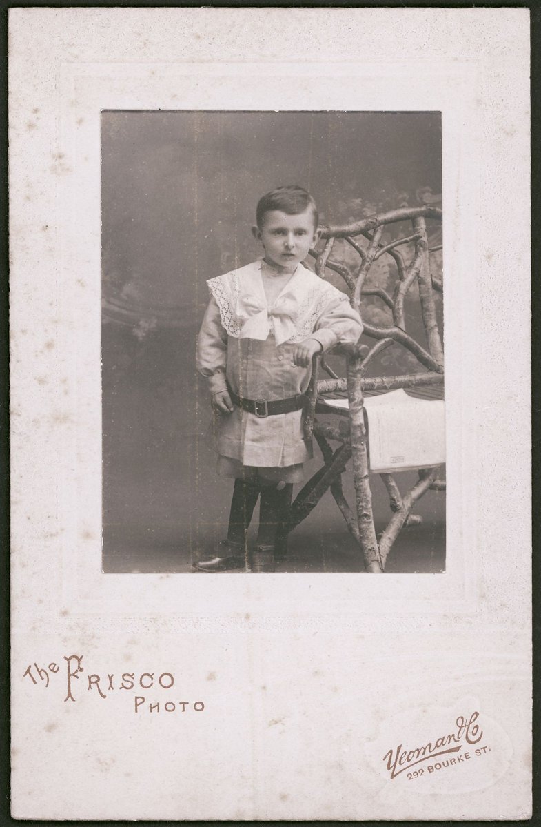 Portrait photograph of a little boy by Alfred Yeoman & Co. of 292 Bourke Street, Melbourne, Melbourne City (c. 1904)