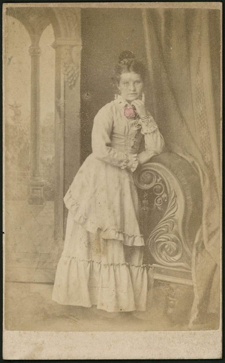 Studio portrait of young lady by William Hall, Fitzroy, Victoria (1875–86)