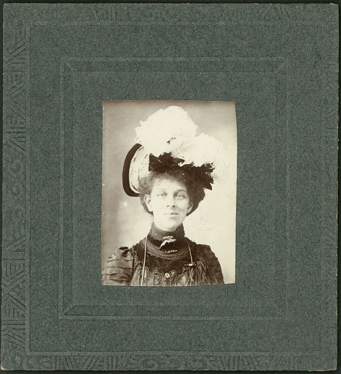 Portrait photographs of women by Cole's Studio, Royal Arcade, Melbourne Vic, Melbourne City (1904–19)