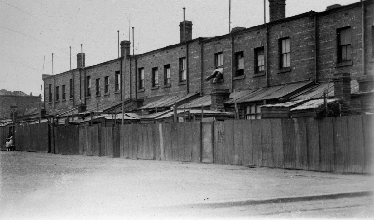 Fitzroy. Little Napier Street (c. 1935)