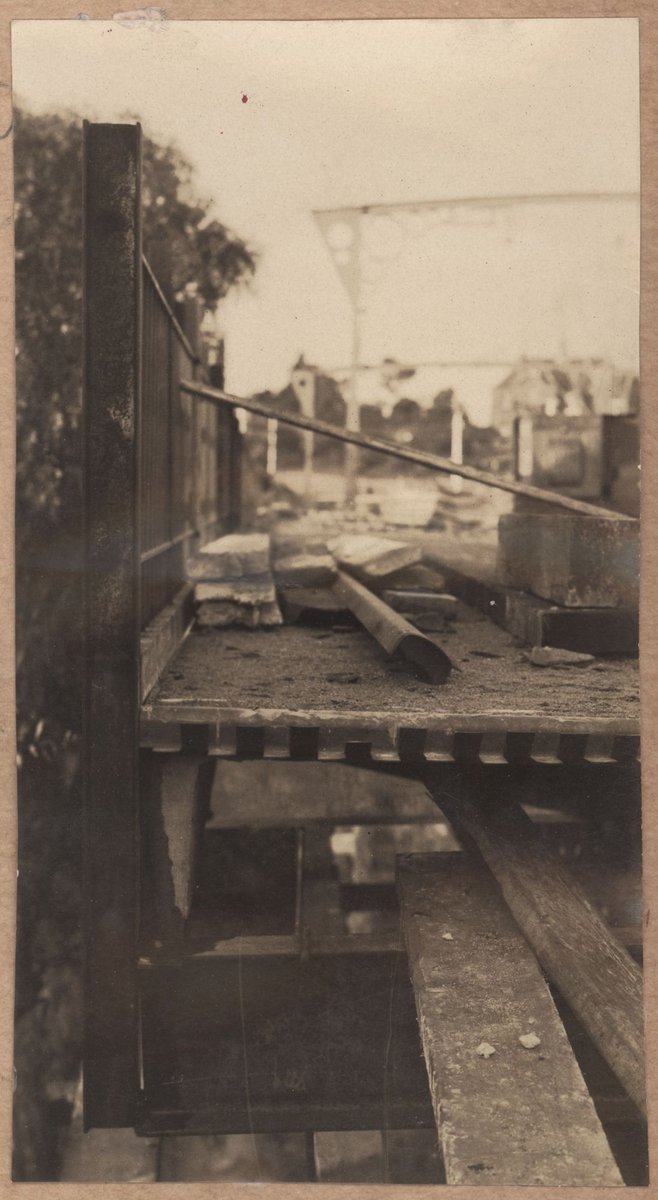 Reconditioning Hawthorn bridge - handrail (1930)